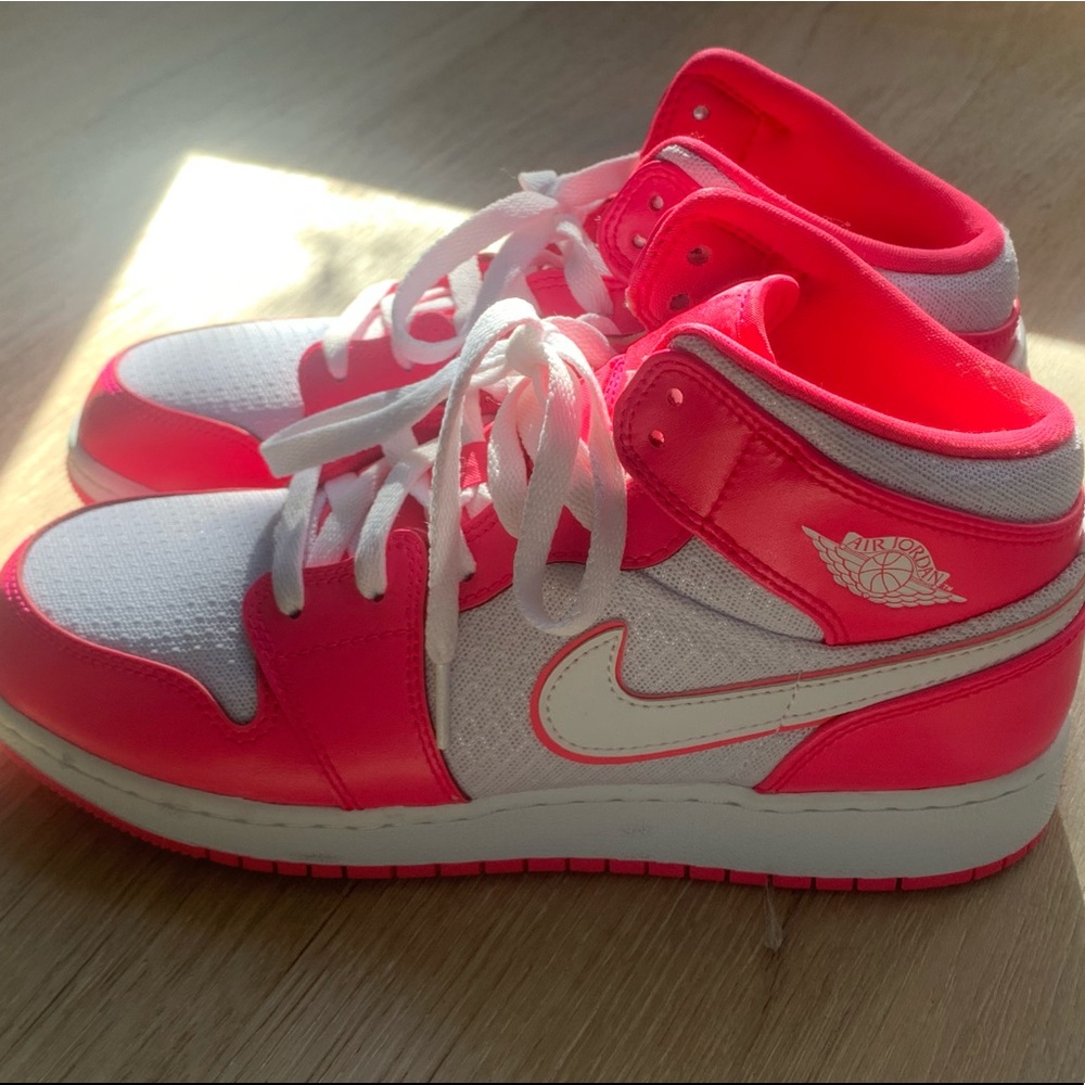 Hyper pink nike air force 1’s